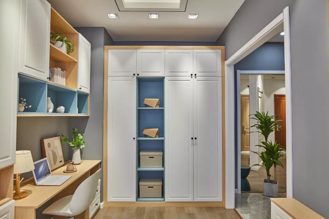 鵬鴻現代簡約衣柜實拍