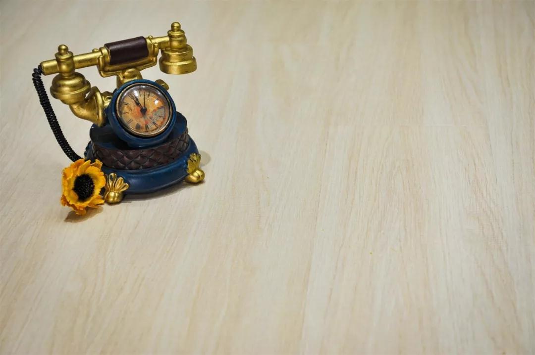 鵬鴻強(qiáng)化地板伊麗莎白系列-5803